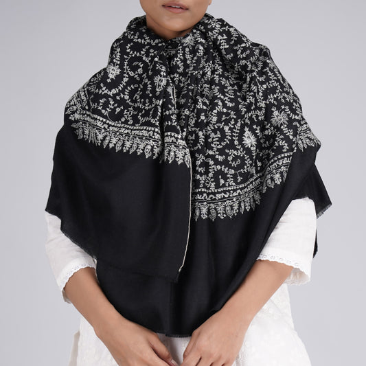 Capture every moment with the top product photography for your Italy campaign.