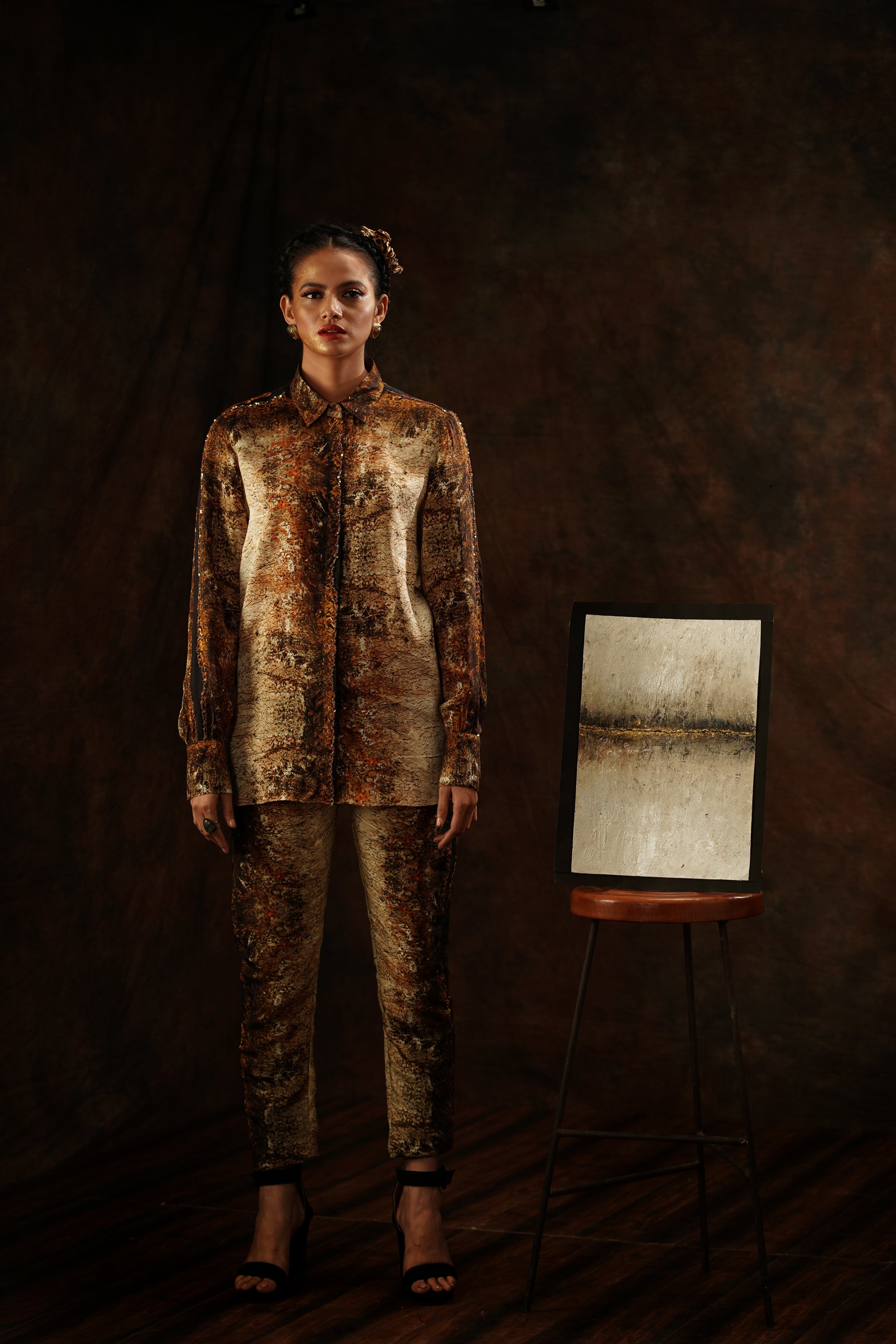 In Dubai, the top photographer delivers remarkable results in fashion product shoots with creative vision.  

